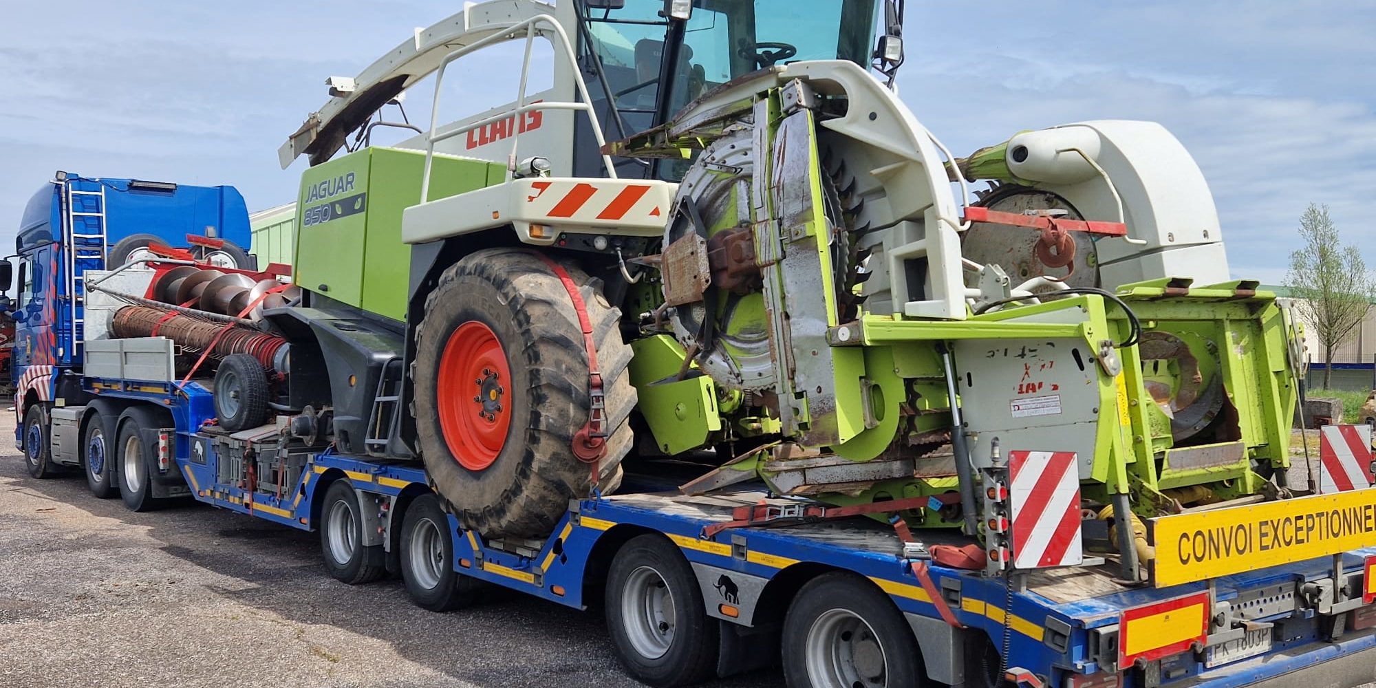 Transport d'ensileuse par convoi exceptionnel